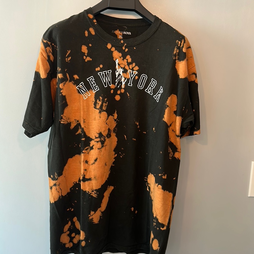 FASHION NOVA Tee